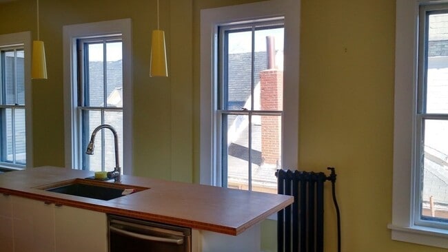 Building Photo - 26 Delle Ave