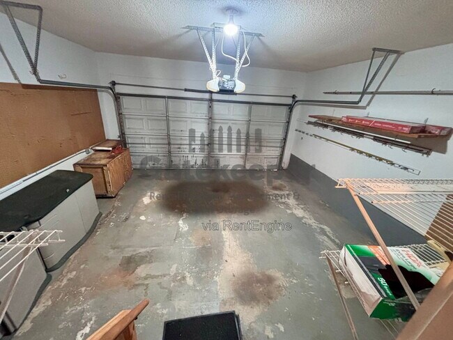 Building Photo - 644 N Fairfield Dr
