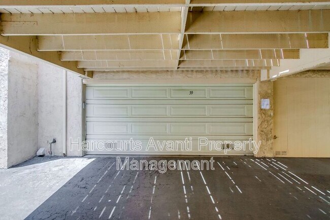 Building Photo - 3268 Via Marin