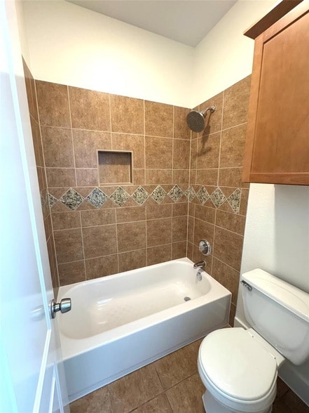 Building Photo - 609 Franklin Blvd