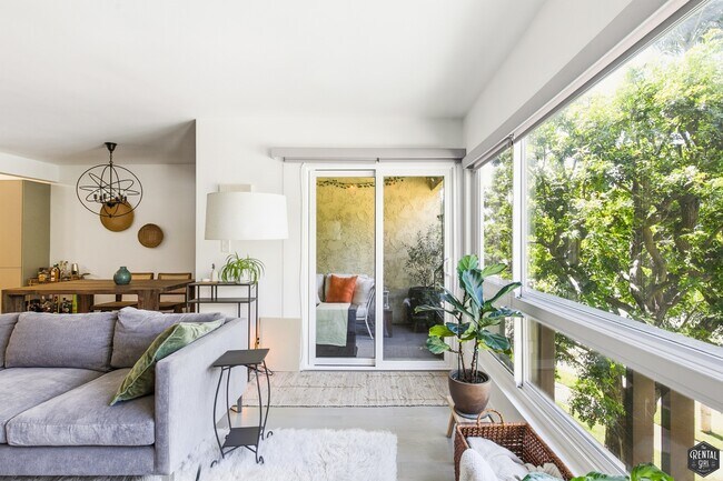 Building Photo - 5625 Green Valley Cir