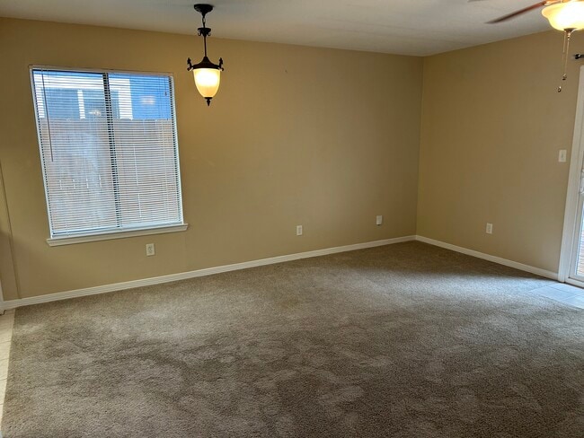 Building Photo - 3508 Parkwood Ave