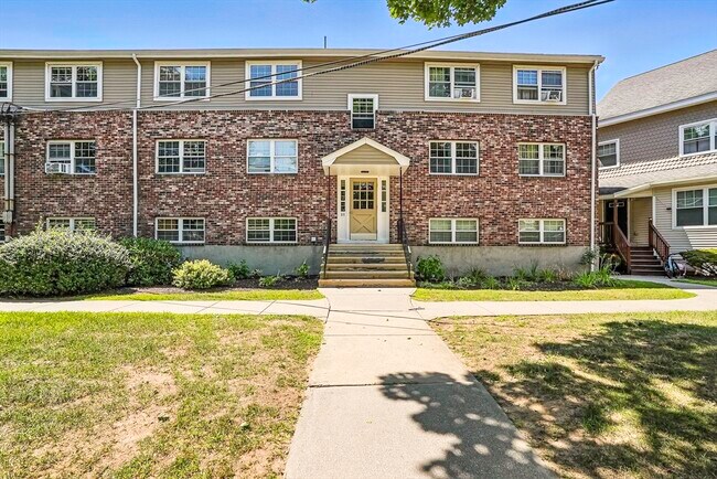 Primary Photo - 8 Mayberry Dr