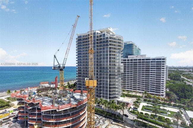 Building Photo - 10275 Collins Ave