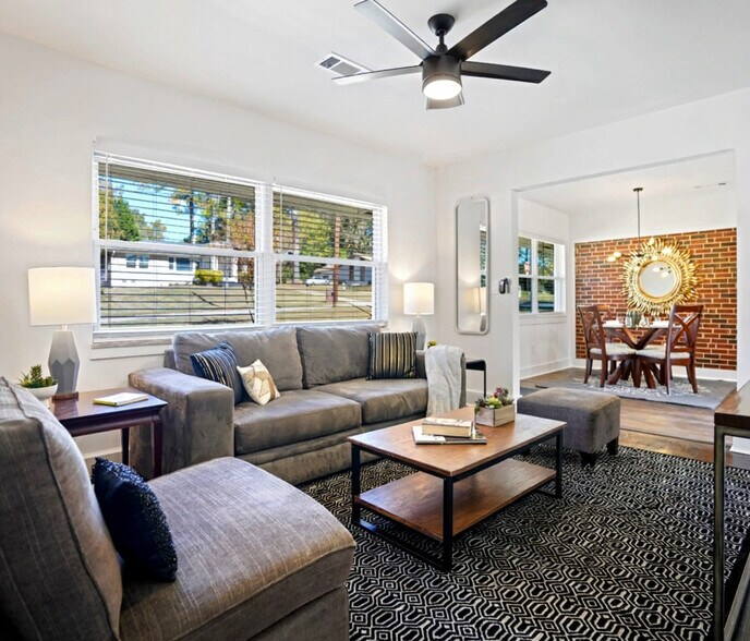 Building Photo - 2234 Edgemore Dr SE