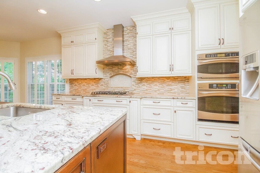 Building Photo - 3010 Bonaventure Ct