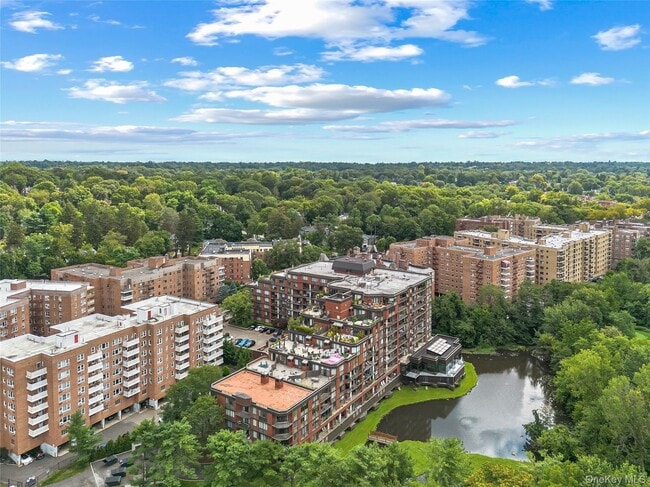 Building Photo - UHartty