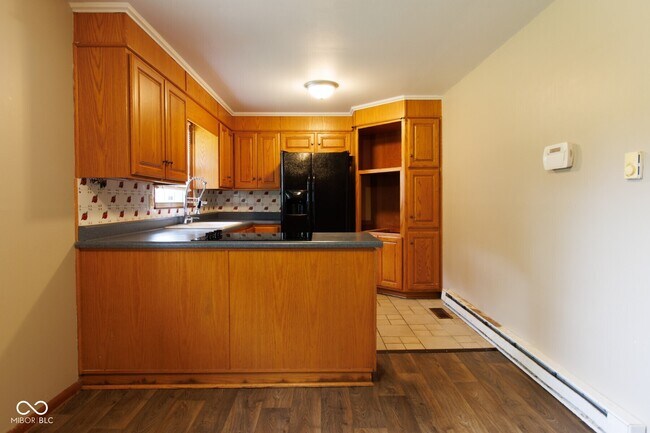 Building Photo - 923 Hattie Dr
