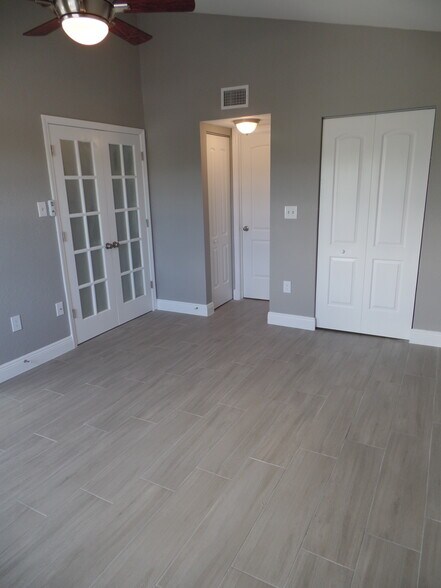 Building Photo - 2881 N Oakland Forest Dr