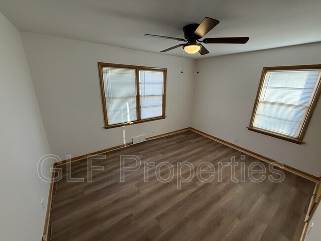 Building Photo - 215 N 14th St