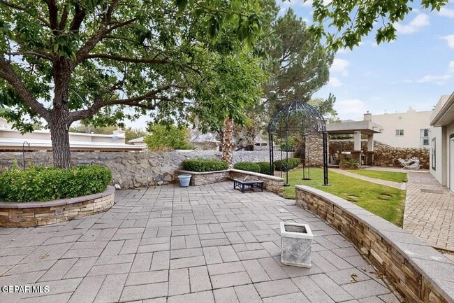 Building Photo - 6909 Desert Canyon Dr