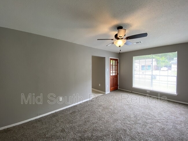 Building Photo - 5475 Apple Blossom Dr