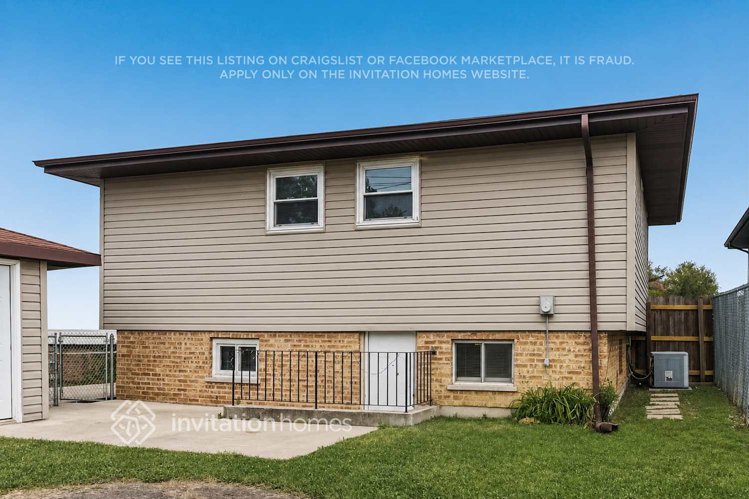 Building Photo - 16460 Roy St