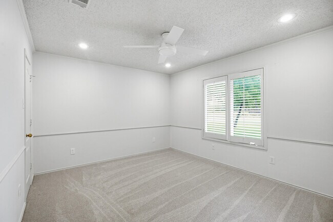 Building Photo - 4215 95th St