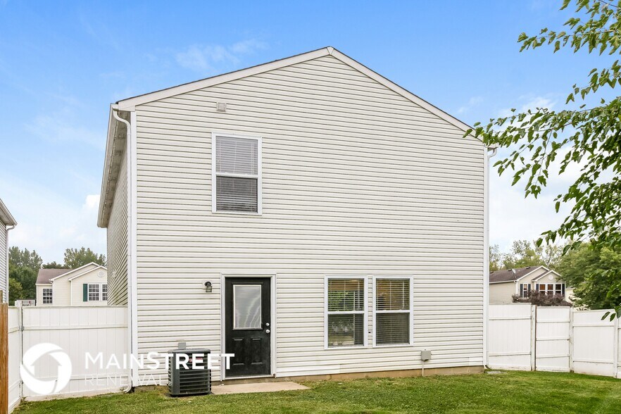 Building Photo - 2242 Collins Way