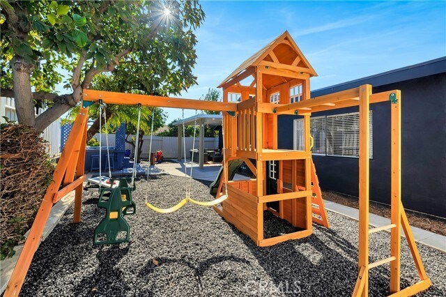 Building Photo - 2809 N Olive Ln