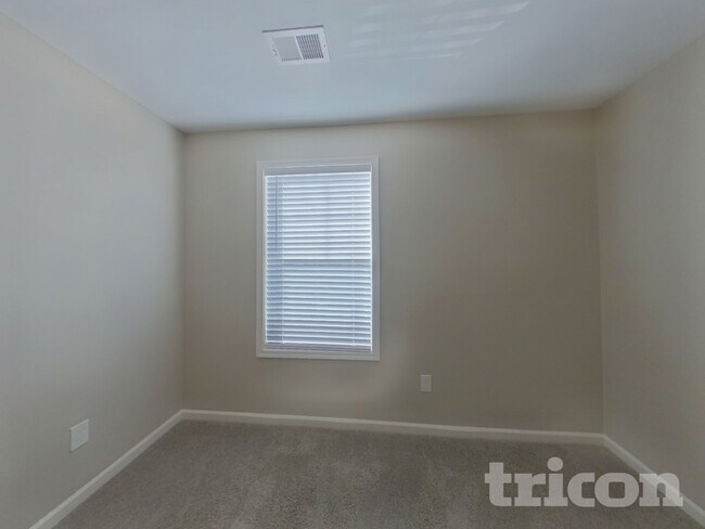 Building Photo - 214 Pilcher Dr