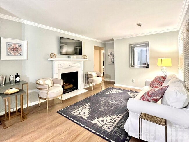 Building Photo - 4638 Murrayhill Rd