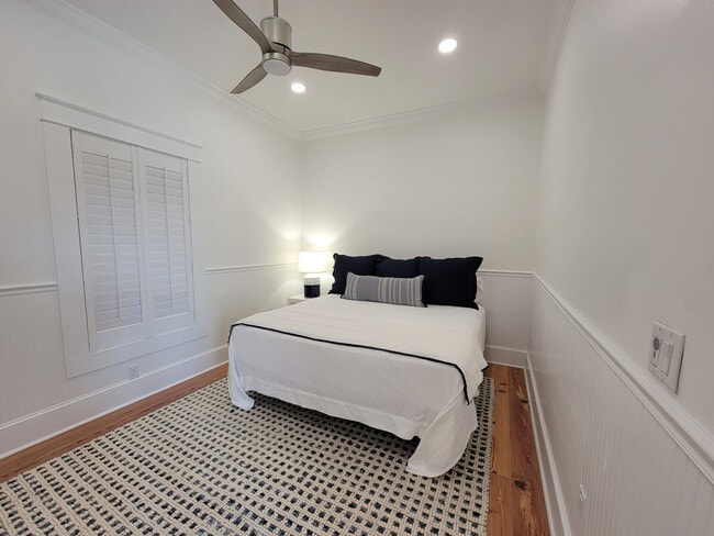 Building Photo - 506 N Beach Blvd