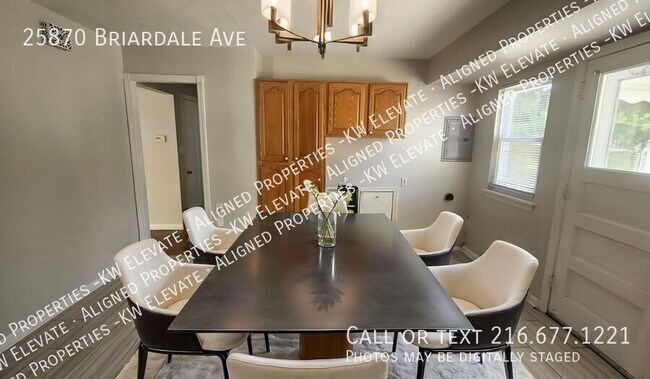 Building Photo - 25870 Briardale Ave