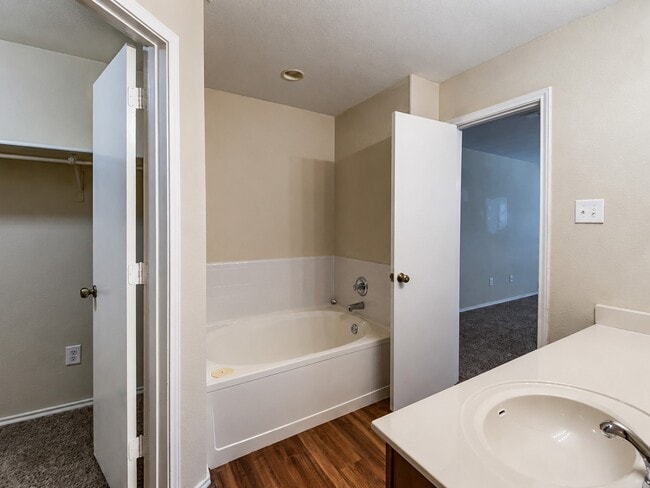 Building Photo - 525 Eagles Nest Cove