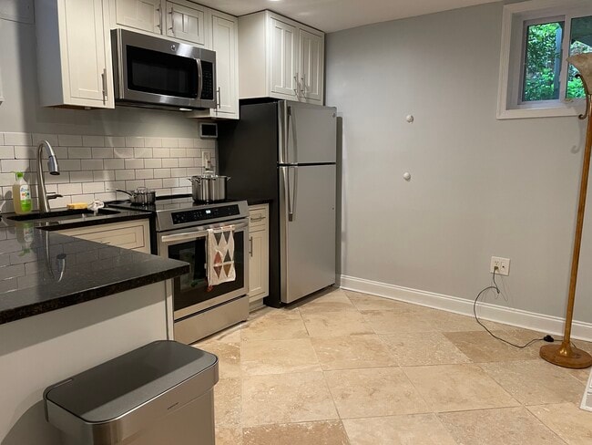 Building Photo - 1836 Varnum St NE