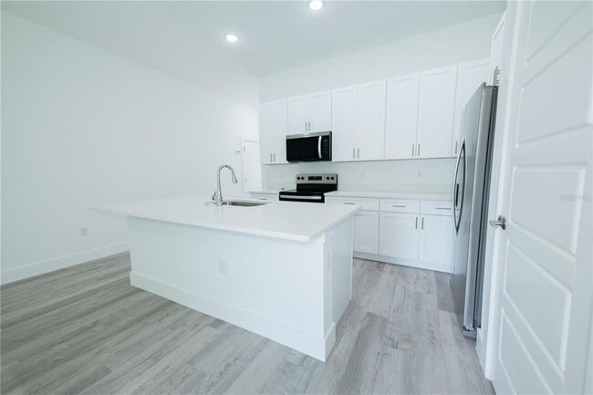 Building Photo - 9298 N Mendoza Way