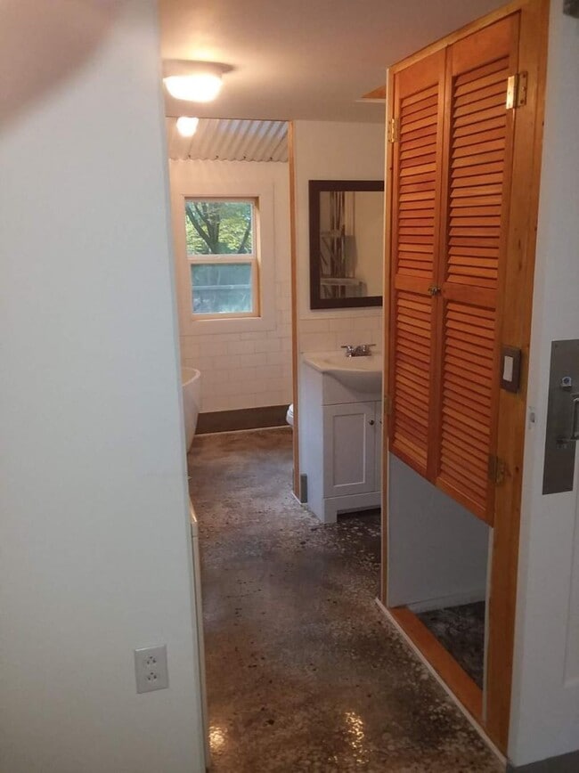 Building Photo - Beautiful 2 Bedroom in York, PA!