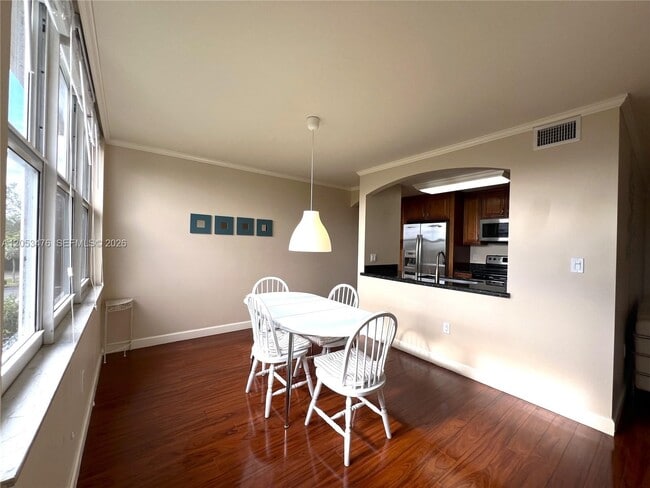 Building Photo - 9451 Evergreen Pl