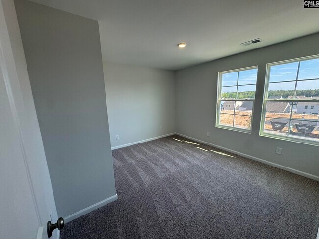 Building Photo - 3081 Hallsdale Dr