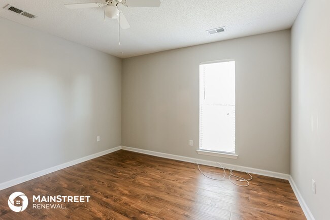 Building Photo - Apply Today - Move In Specials!