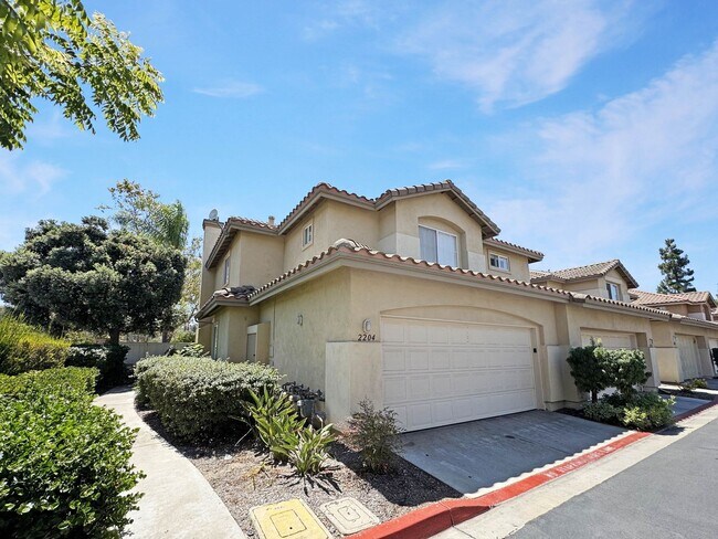 Primary Photo - Your Next Home Awaits! Modern 4BR, 3BA Bea...