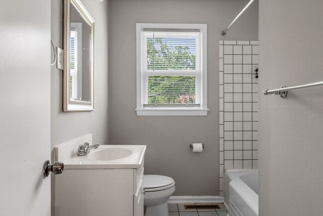 Building Photo - Home off Freeman Mill, Living Room Plus De...