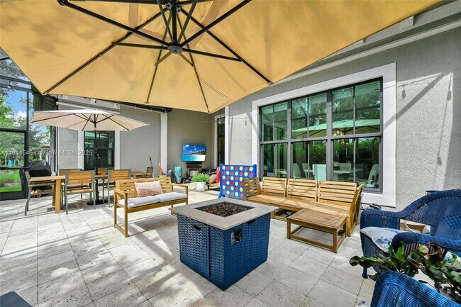 Building Photo - 8855 Watercrest Cir W