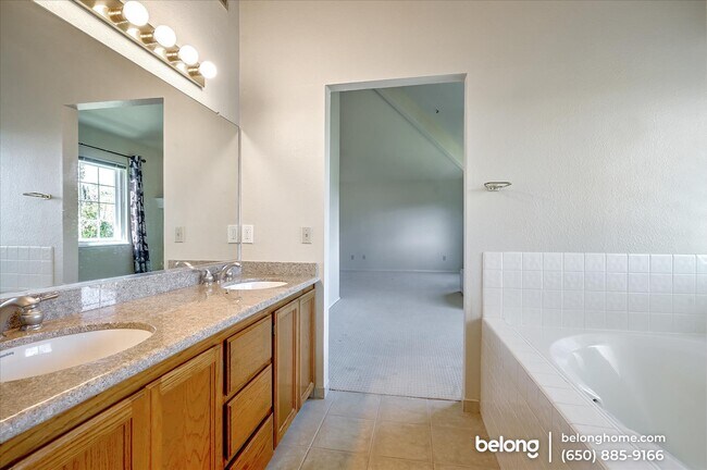 Building Photo - 511 Saint Thomas Ln