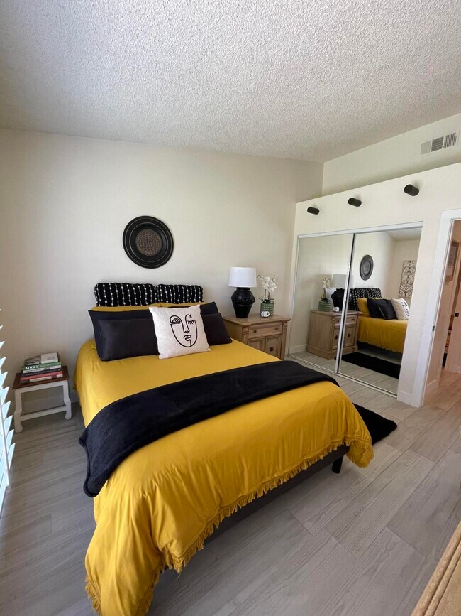 Building Photo - 40880 Whirling Wind Dr