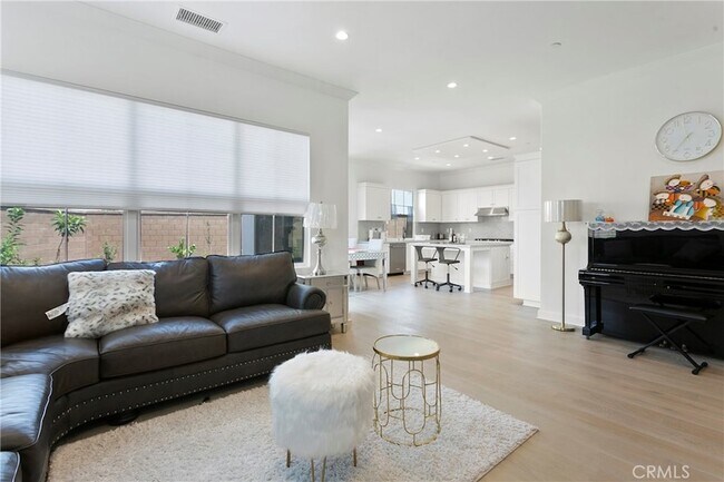 Building Photo - 108 Fisher