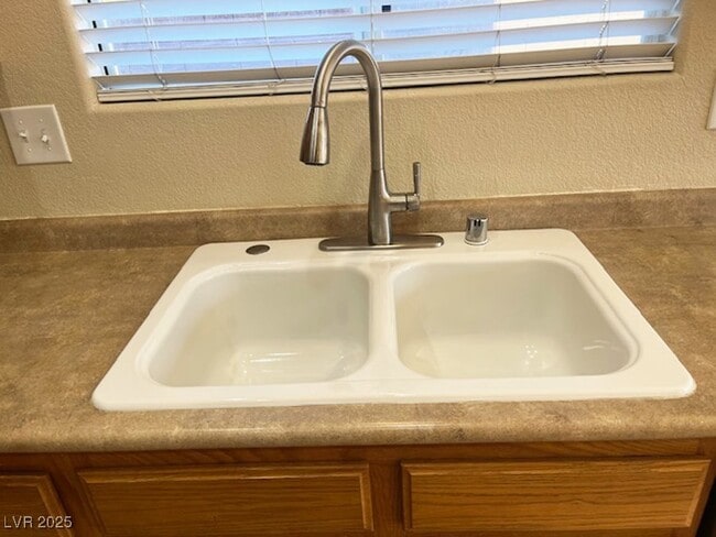 Building Photo - 7078 Glacier River Ave