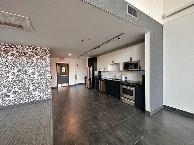 Building Photo - 401 N 2nd St