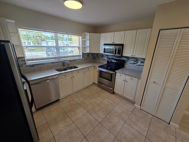 Building Photo - Charming 3 Bedroom Home in South Tampa's Ballast Point Neighborhood