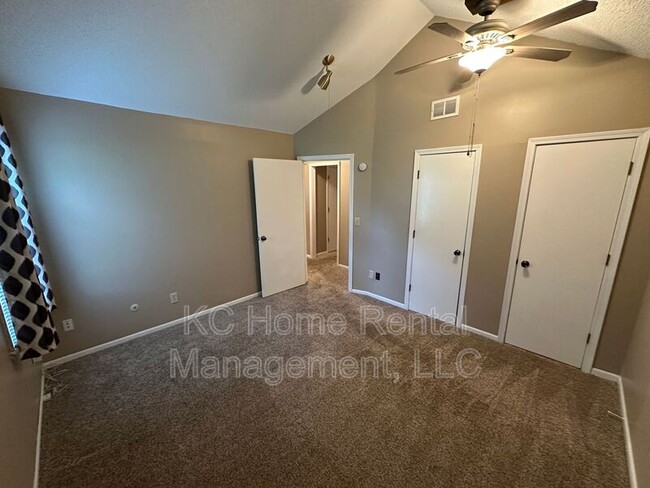 Building Photo - 308 NE Independence Ave