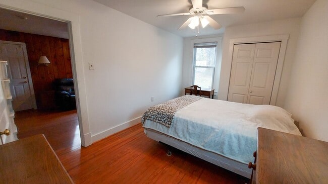 Building Photo - Charming and Sunlight 3BD, 1 BA in the Quaint DC Suburb of Mount Rainer, MD!!!