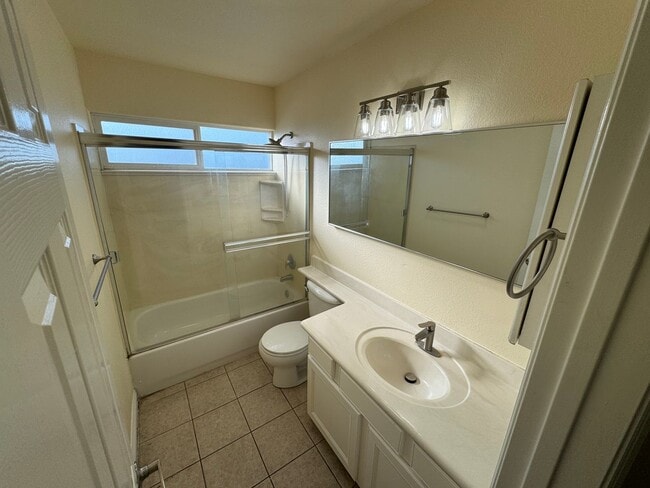 Building Photo - Greenfield Area