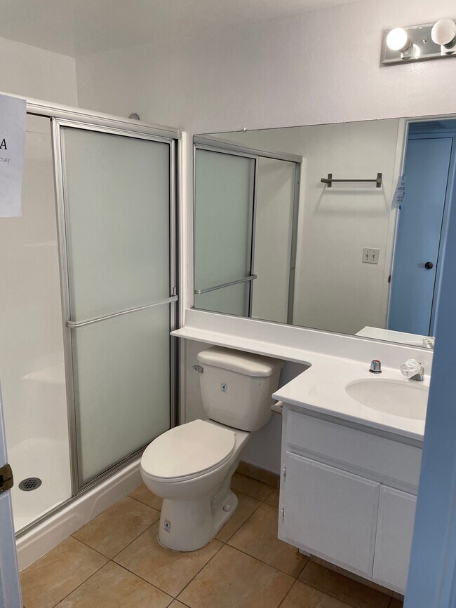 Building Photo - 11247 La Maida St