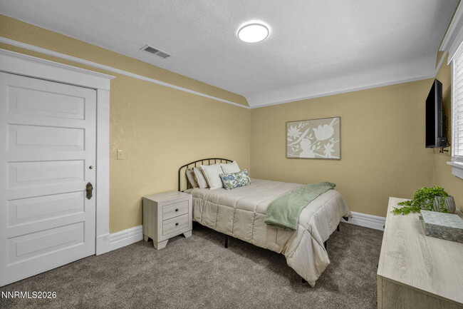 Building Photo - 35 W 8th St