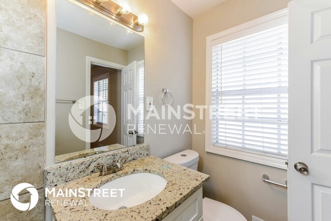 Building Photo - 4868 Zinzendorf Dr