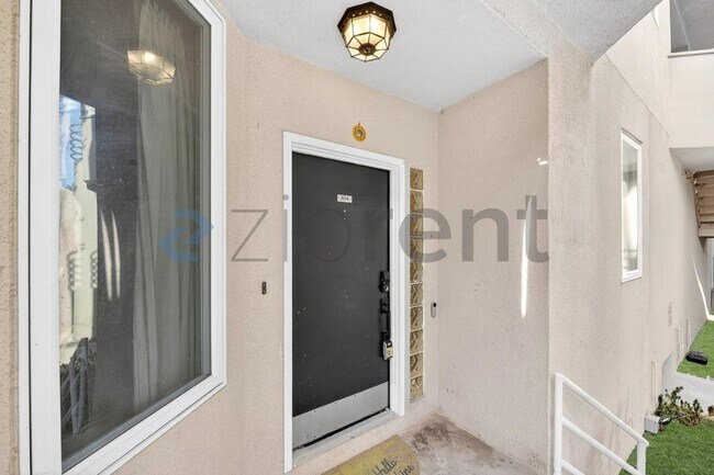 Building Photo - 4040 Avondale Ave