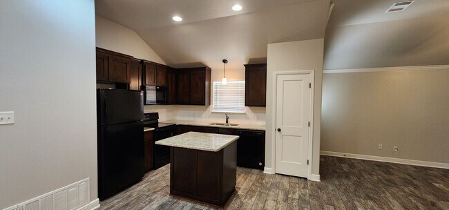 Building Photo - 5600 Settlers Ct