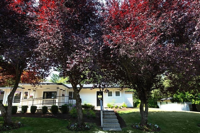 Building Photo - Laurelwood Gardens