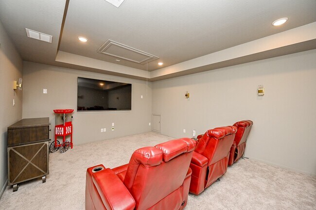 Building Photo - 9006 Meadow Bridge Dr